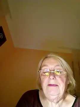 Snapshot of AmyLove353 chatting on October 2025 08:43:01 PM AmyLove353 online show from October 2025 08:43:01 PM