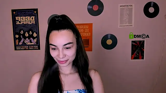 Snapshot of kira_light__ chatting on November 2025 07:45:02 PM kira light online show from November 2025 07:45:02 PM
