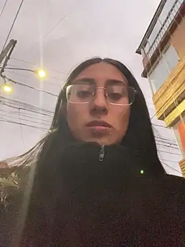 Violeet-Smith online show from December 2025 11:01:02 PM