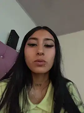 Violeet-Smith online show from April 2026 10:23:02 PM