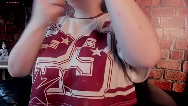 Danna piink  online show from April 2026 12:20:01 PM