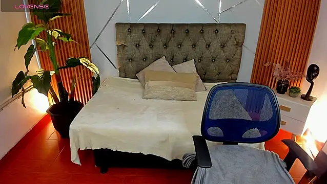 camilaa lux online show from November 2025 12:52:01 PM