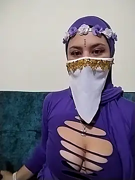 Snapshot of caroline_peed chatting on October 2025 12:05:02 PM caroline peed online show from October 2025 12:05:02 PM