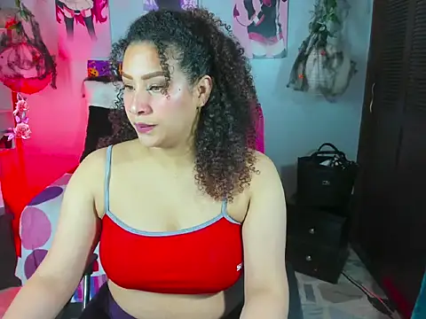 Snapshot of ROZZE_MILA chatting on October 2025 01:32:01 PM ROZZE MILA online show from October 2025 01:32:01 PM