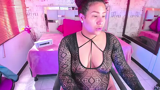 ROZZE MILA online show from February 2026 01:23:02 PM