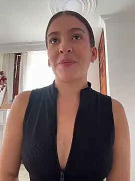Snapshot of Talia_Bonet chatting on June 2026 04:00:02 PM Talia Bonet online show from June 2026 04:00:02 PM