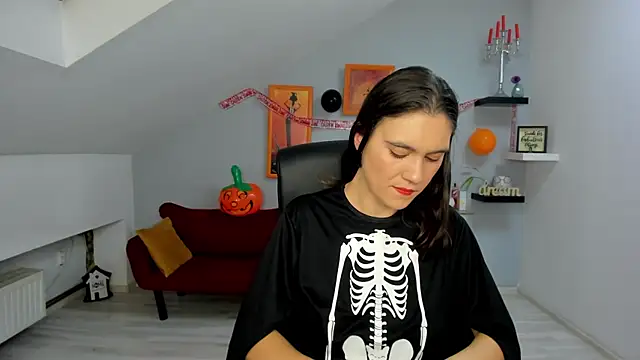 Snapshot of IzzyMonro chatting on October 2025 08:53:02 PM IzzyMonro online show from October 2025 08:53:02 PM