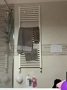 gatitalocahot online show from December 2025 09:12:02 PM