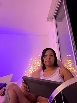 aly nicols online show from December 2025 01:55:01 AM