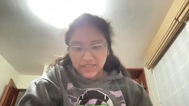 Kmiii21 online show from October 2025 02:55:02 AM