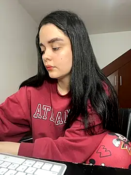 Selena Roa online show from November 2025 12:35:01 AM