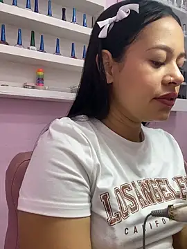 Snapshot of PaulaCruz01 chatting on October 2025 04:24:02 PM PaulaCruz01 online show from October 2025 04:24:02 PM