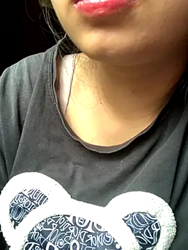 Snapshot of Miuu-Miuu chatting on October 2025 08:59:02 AM Miuu-Miuu online show from October 2025 08:59:02 AM