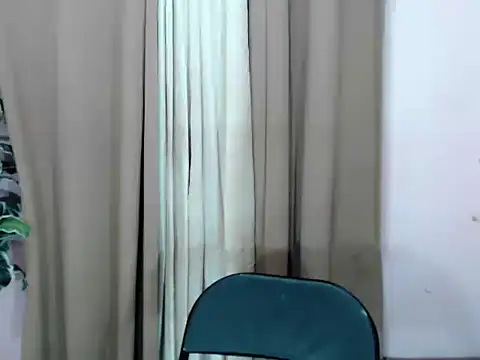 Snapshot of Felicity_lux chatting on June 2026 04:28:01 AM Felicity lux online show from June 2026 04:28:01 AM