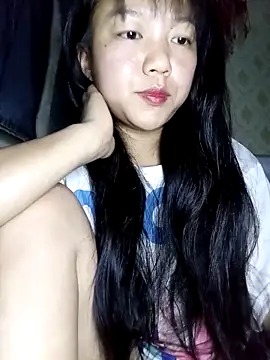 Quynhsumon online show from March 2026 03:39:01 PM