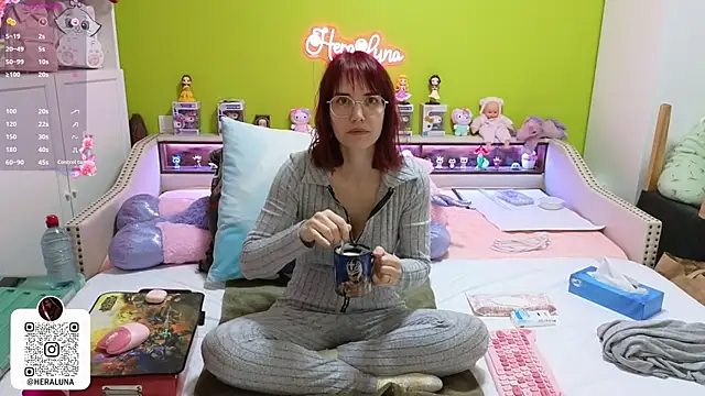  HeraLuna  online show from March 2026 09:43:02 PM