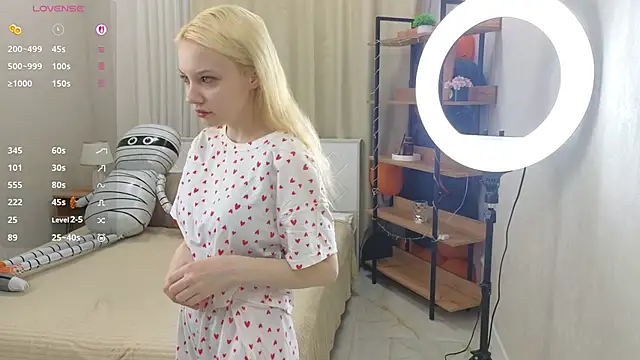 IraYounce online show from November 2025 01:05:02 AM