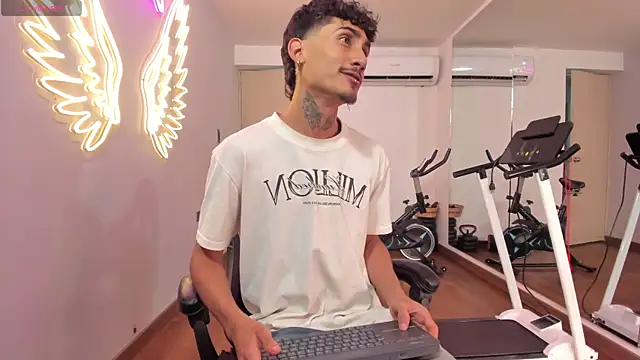 Mr Strike online show from November 2025 03:07:01 AM