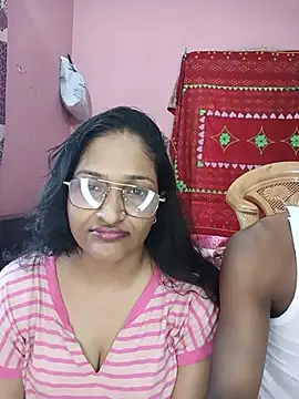 Snapshot of CoupleShow_432 chatting on May 2026 07:57:02 AM CoupleShow 432 online show from May 2026 07:57:02 AM