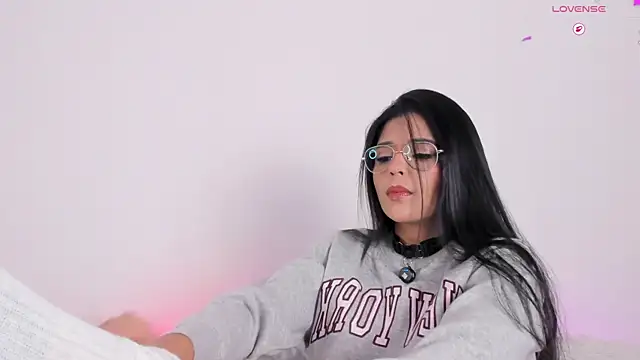 Sophie Duarte online show from December 2025 05:35:01 AM