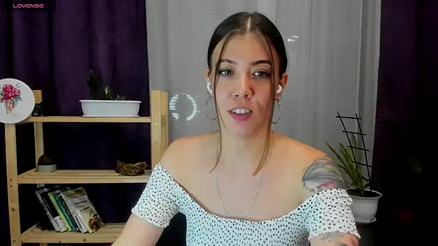 twinkle rosie online show from November 2025 06:22:02 PM