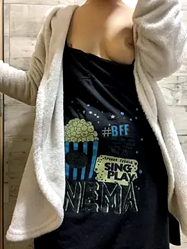 Evelinmiller97 online show from December 2025 12:03:02 PM