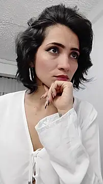 chloehanna online show from November 2025 07:24:02 PM