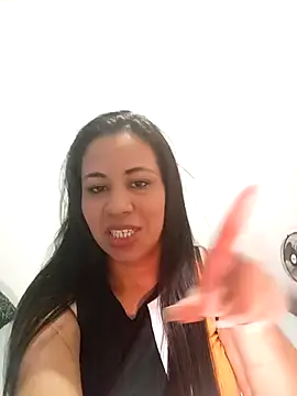 LeilaTaylor online show from October 2025 02:57:02 PM