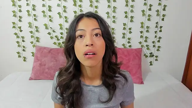 emily jonessxx online show from February 2026 02:14:01 PM