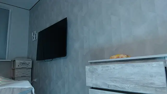 little paw  online show from April 2026 08:40:01 PM