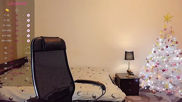 GwenSummers online show from December 2024 01:55:02 PM