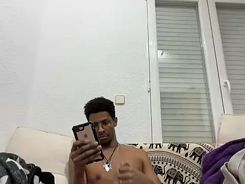 Albert Madrid online show from November 2025 09:27:01 PM