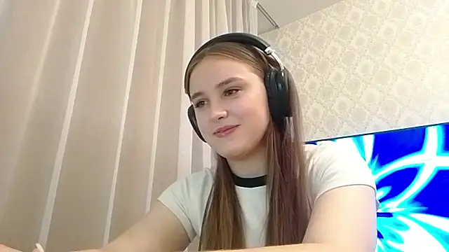 Snapshot of MilaRiviera chatting on October 2025 05:01:01 PM MilaRiviera online show from October 2025 05:01:01 PM