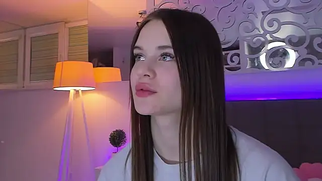 LuisaClover online show from March 2026 01:47:01 AM