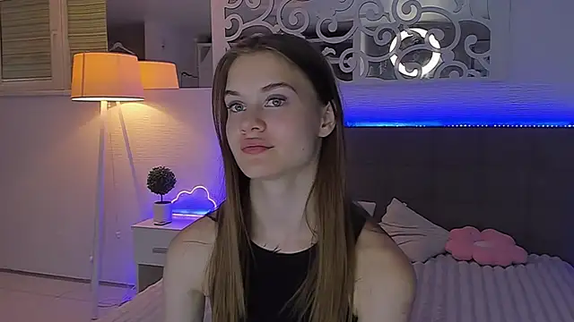 Snapshot of LuisaClover chatting on July 2026 12:52:02 AM LuisaClover online show from July 2026 12:52:02 AM