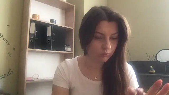 Snapshot of DollyRoma chatting on November 2025 08:15:01 AM DollyRoma online show from November 2025 08:15:01 AM