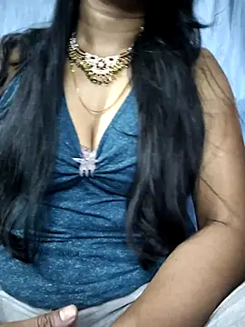 Ezabelljohn online show from April 2026 07:07:02 PM