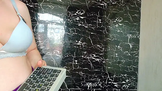 Biancka  online show from April 2026 05:21:01 AM