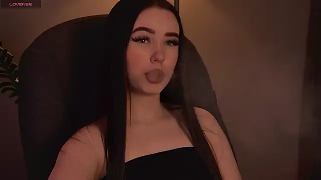 EricaKors online show from April 2026 03:45:01 PM