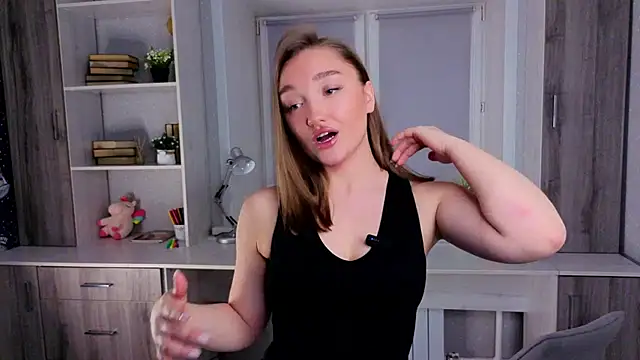 Snapshot of ShemikaCozza chatting on November 2025 11:33:01 AM ShemikaCozza online show from November 2025 11:33:01 AM