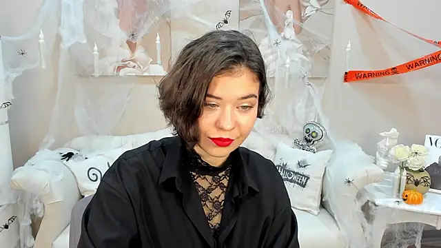 Snapshot of CamillaRush chatting on October 2025 09:02:02 AM CamillaRush online show from October 2025 09:02:02 AM