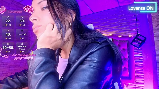 Roxanne Han online show from November 2025 11:43:02 AM