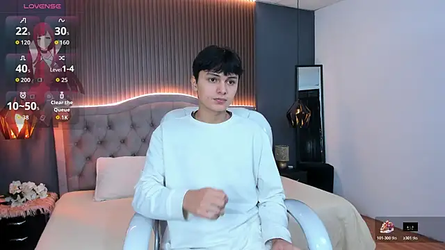 Snapshot of Maxii18_ chatting on October 2025 12:01:02 PM Maxii18  online show from October 2025 12:01:02 PM