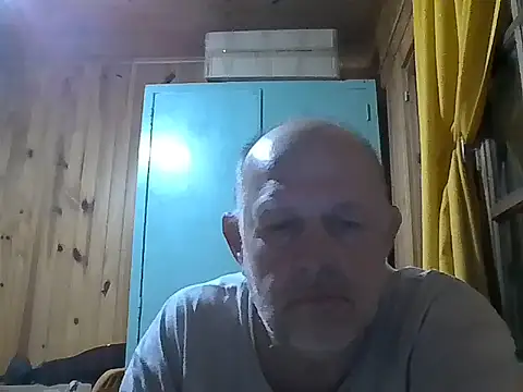 Snapshot of PedroXYZ25 chatting on October 2025 01:05:02 AM PedroXYZ25 online show from October 2025 01:05:02 AM