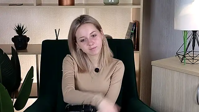 Snapshot of AudreyBilbrew chatting on October 2025 01:18:02 PM AudreyBilbrew online show from October 2025 01:18:02 PM
