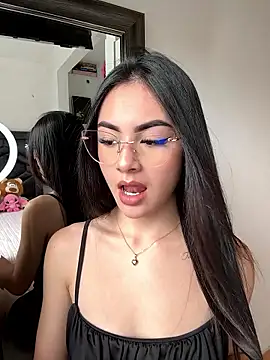 IslaCole online show from January 2026 06:57:02 PM