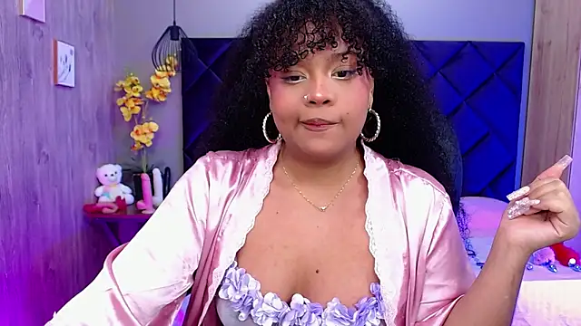 Snapshot of Aisha_Linh chatting on October 2025 11:12:02 PM Aisha Linh online show from October 2025 11:12:02 PM
