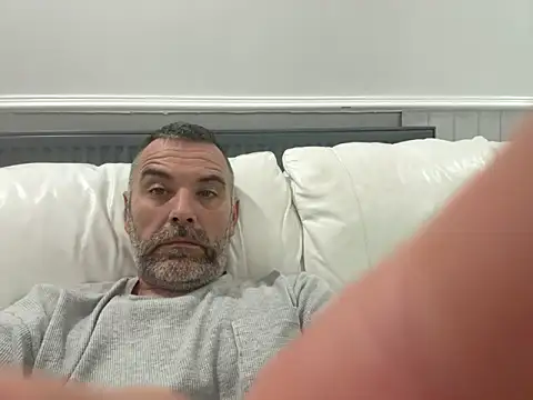 plymouthlad82 online show from November 2025 12:46:01 AM