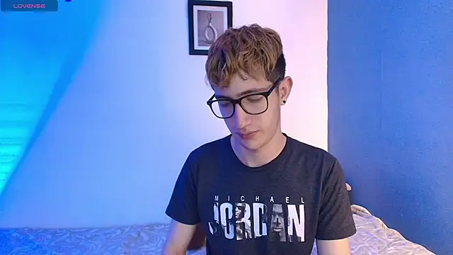 Snapshot of Erick_Taylor3 chatting on June 2026 07:29:01 PM Erick Taylor3 online show from June 2026 07:29:01 PM