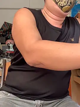 LUOKEKE online show from October 2025 05:33:01 AM